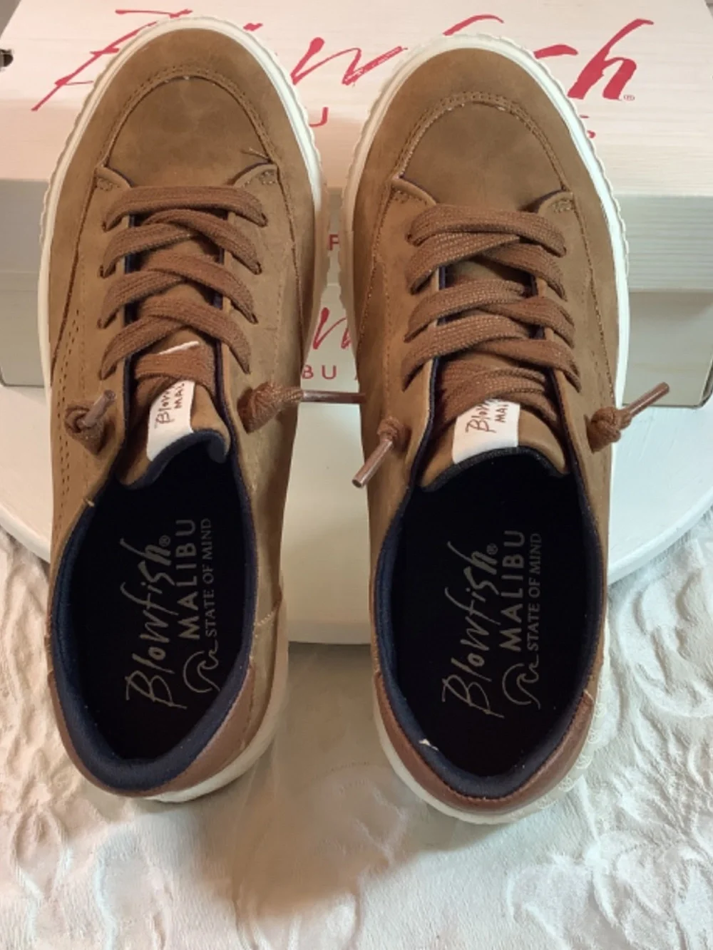 NWT Blowfish Malibu Kids Windsurf brown tan sneaker slip on Leather unisex sz.4